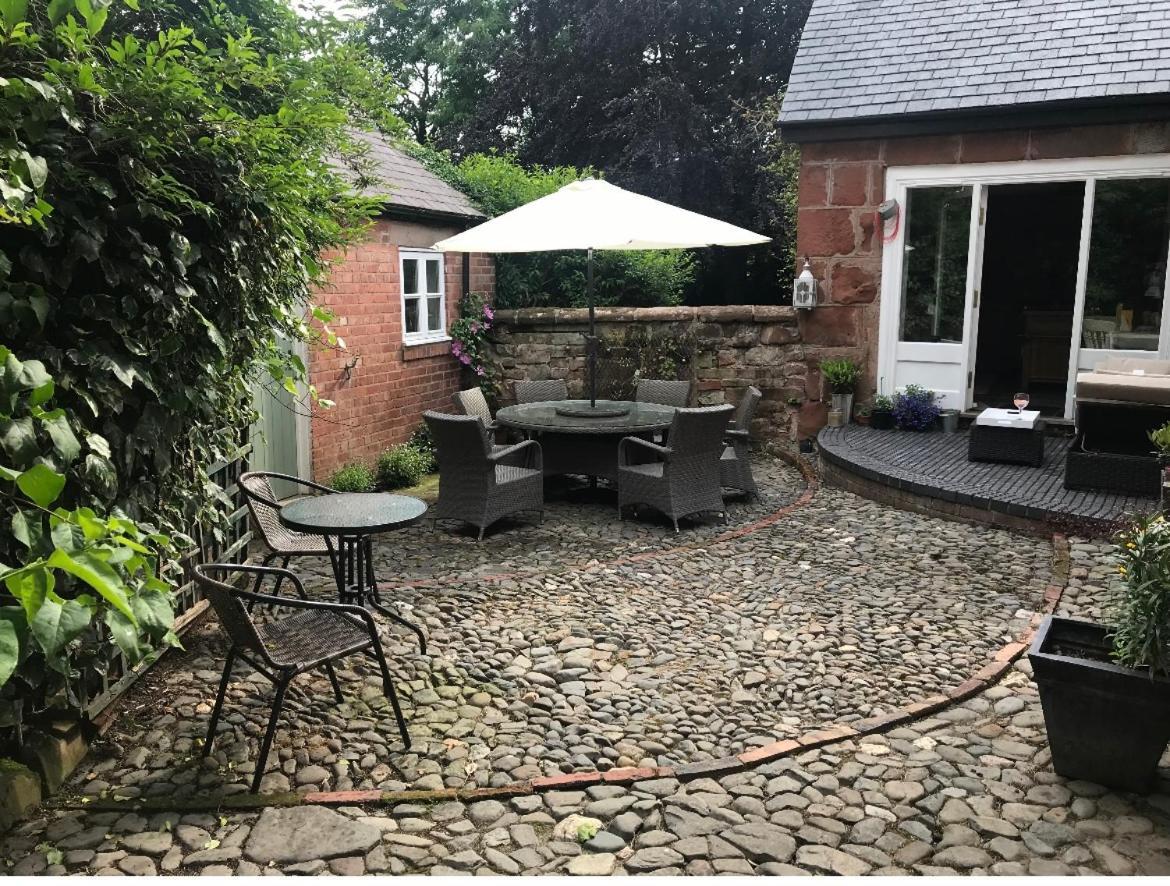 Pear Tree Cottage Courtyard Shrewsbury Dış mekan fotoğraf
