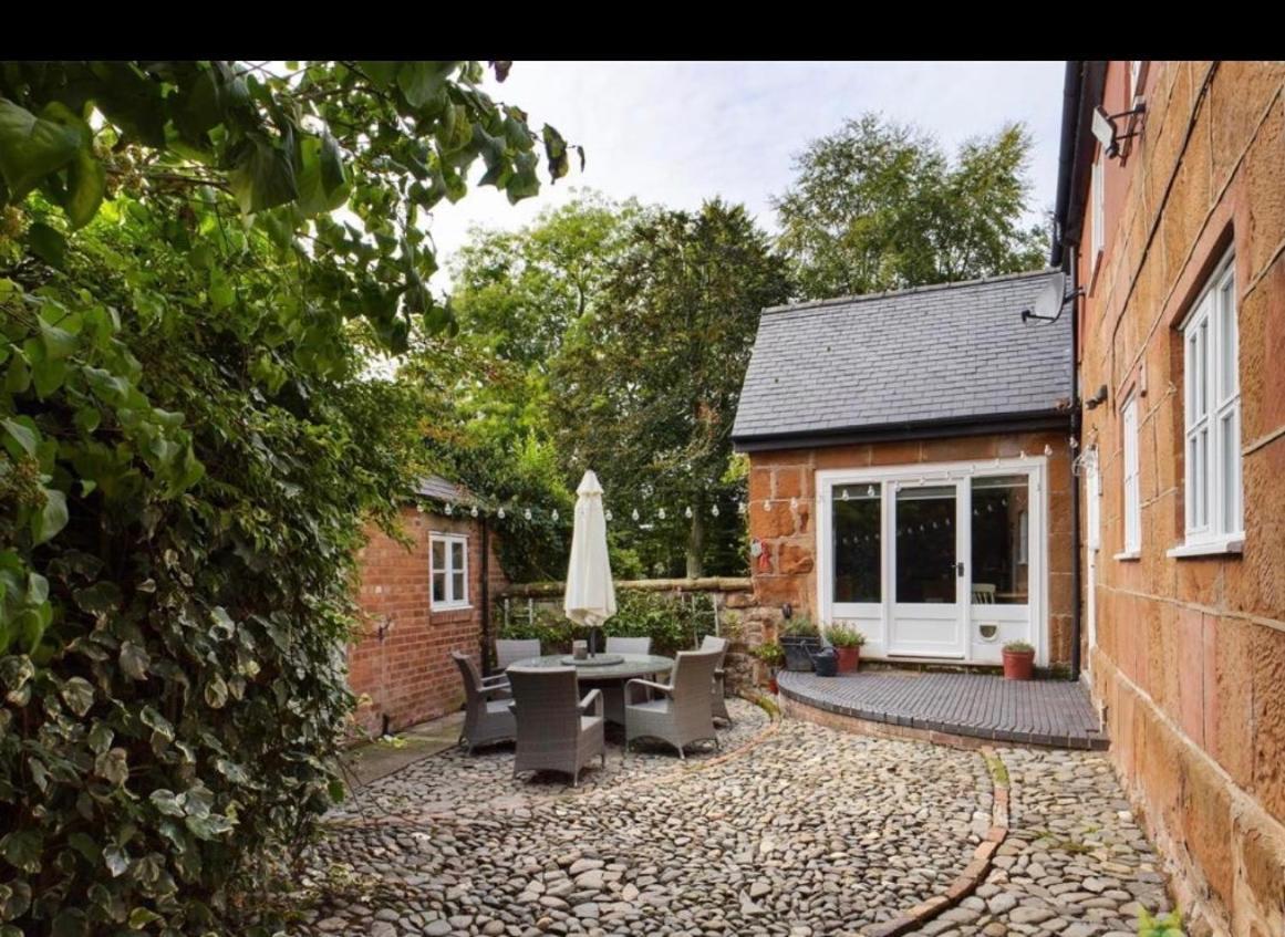 Pear Tree Cottage Courtyard Shrewsbury Dış mekan fotoğraf